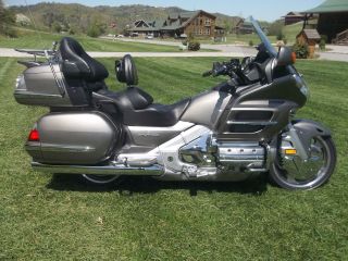 2008 Honda Gl1800 Goldwing Delivery Loaded W / Options photo
