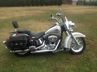 Customized 2008 Heritage Softail Classic White Gold Pearl / Pewter Pearl photo