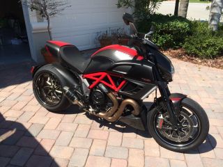 2011 Ducati Carbon Diavel Abs Traction Control Aftermarket Exhaust photo