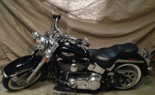 2005 Harley Davidson Softail Deluxe Flstni photo