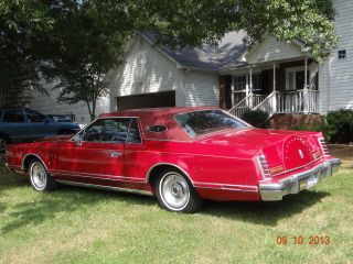 1977 Lincoln Mark V Base Coupe 2 - Door 7.  5l photo