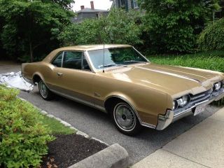 1967 Oldsmobile Cutlass Supreme - All Matching Numbers - Florentine Gold photo